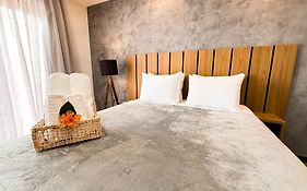 Aloha Palace Hotel  4*